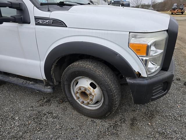 Image of Ford F-350 equipment image 3