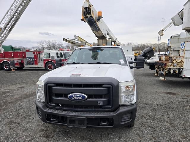 Image of Ford F-350 equipment image 1