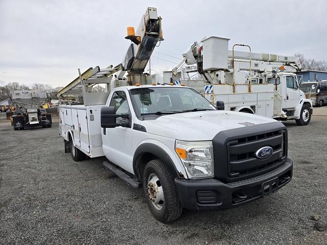 Image of Ford F-350 equipment image 2