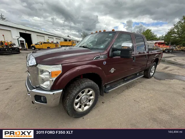 Image of Ford F-350 equipment image 2