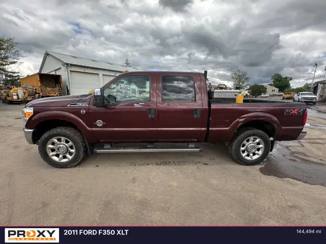 Image of Ford F-350 equipment image 1