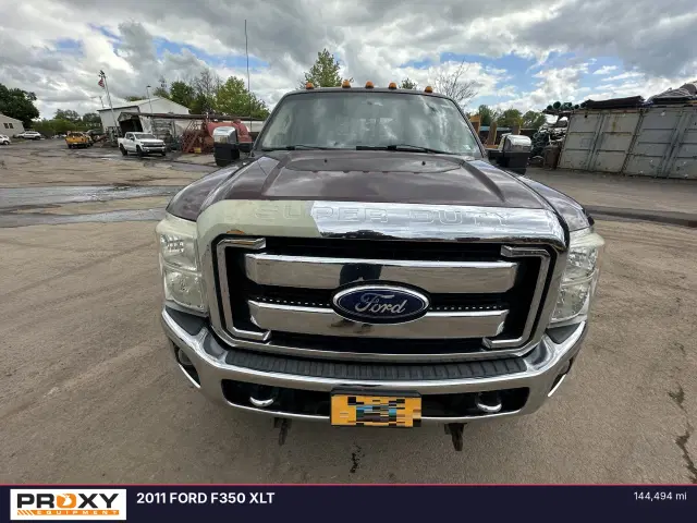 Image of Ford F-350 equipment image 3
