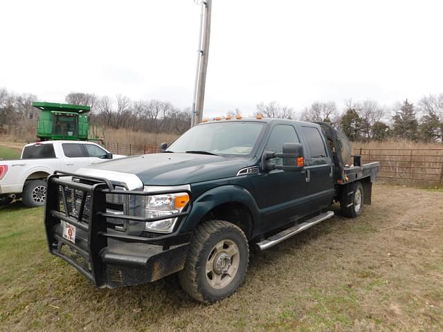 Image of Ford F-350 equipment image 3