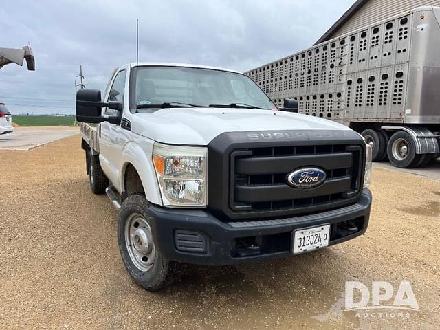 Image of Ford F-350 equipment image 3