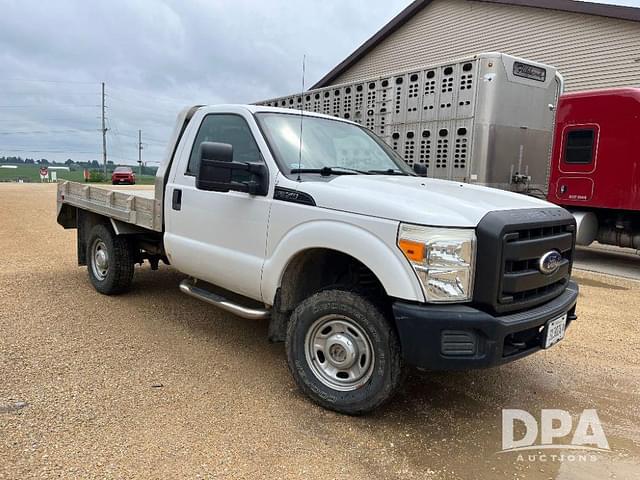 Image of Ford F-350 equipment image 4