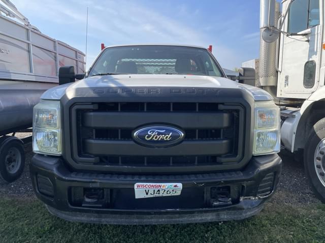 Image of Ford F-350 equipment image 1