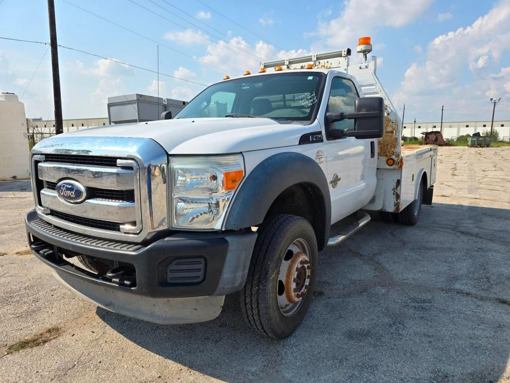 2011 Ford F-450 Equipment Image0