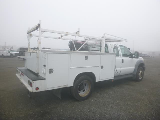 Image of Ford F-450 equipment image 2