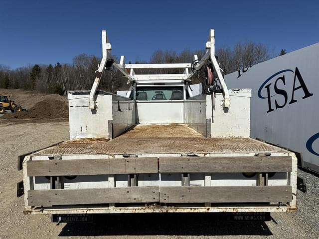 Image of Ford F-450 equipment image 3