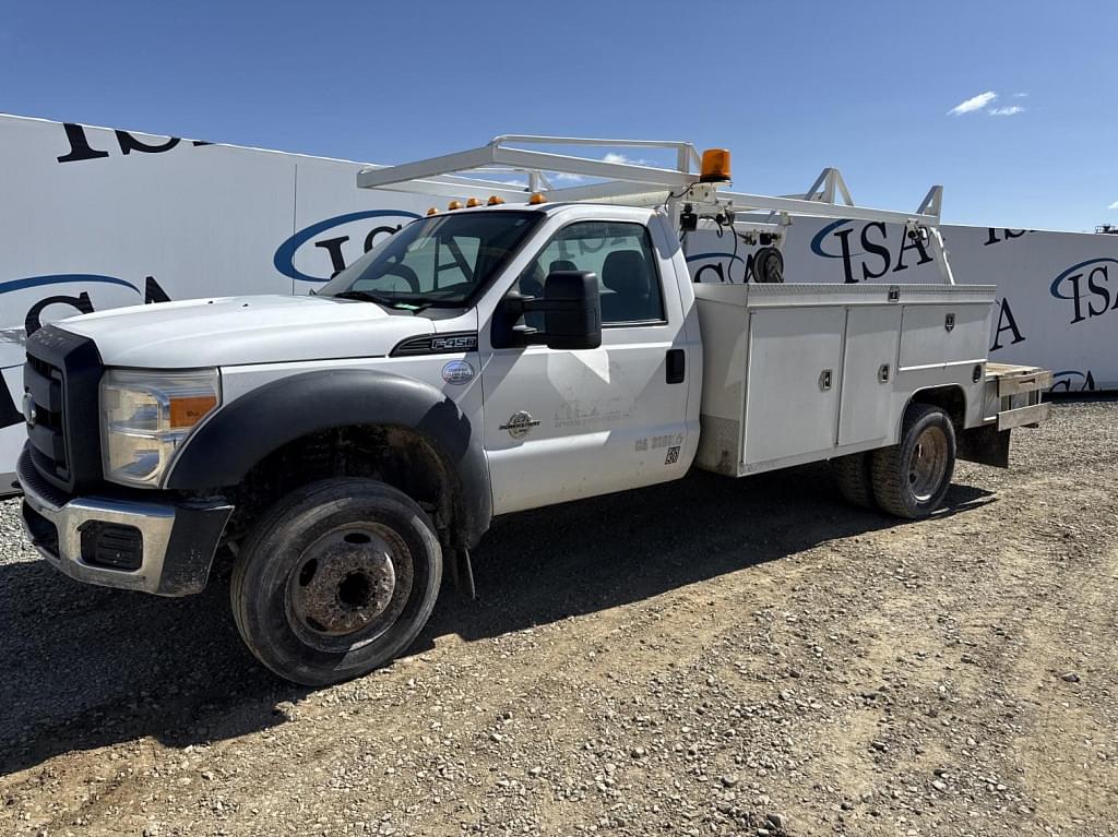 Image of Ford F-450 Primary image