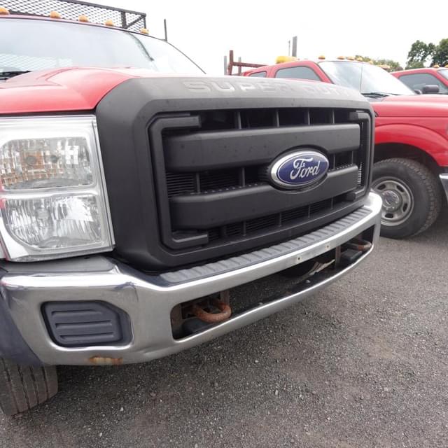 Image of Ford F-450 equipment image 3