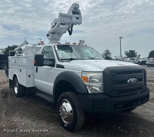 Image of Ford F-450 equipment image 2