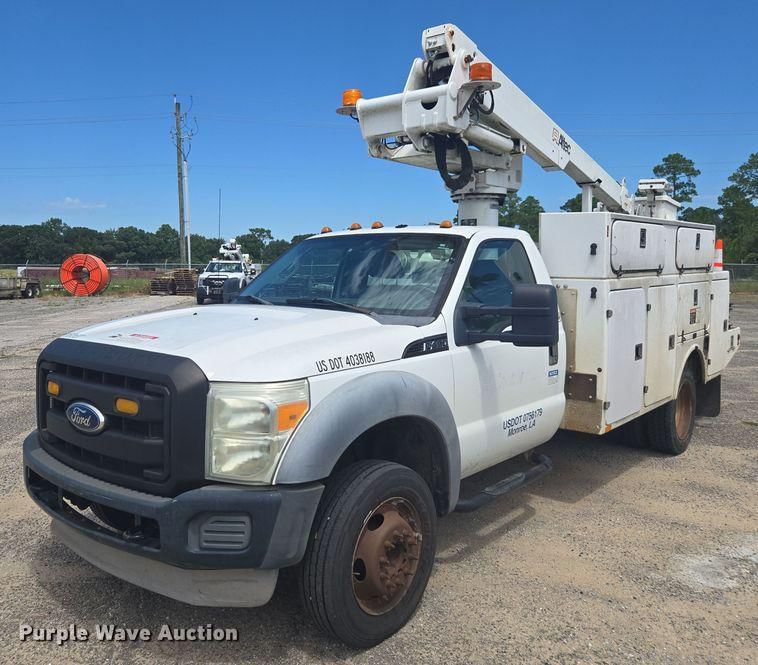 2011 Ford F-450 Equipment Image0