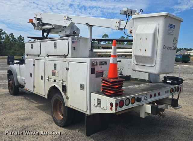 Image of Ford F-450 equipment image 4
