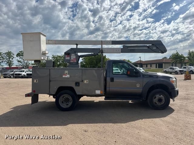 Image of Ford F-450 equipment image 3