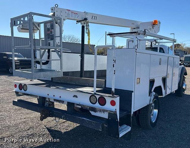 Image of Ford F-450 equipment image 4