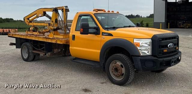 Image of Ford F-450 equipment image 2
