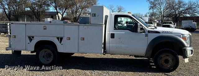 Image of Ford F-450 equipment image 3