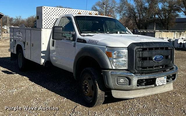 Image of Ford F-450 equipment image 2