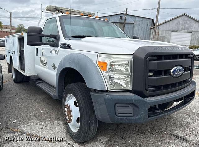 Image of Ford F-450 equipment image 2