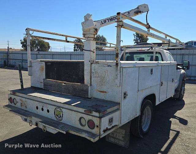 Image of Ford F-450 equipment image 4