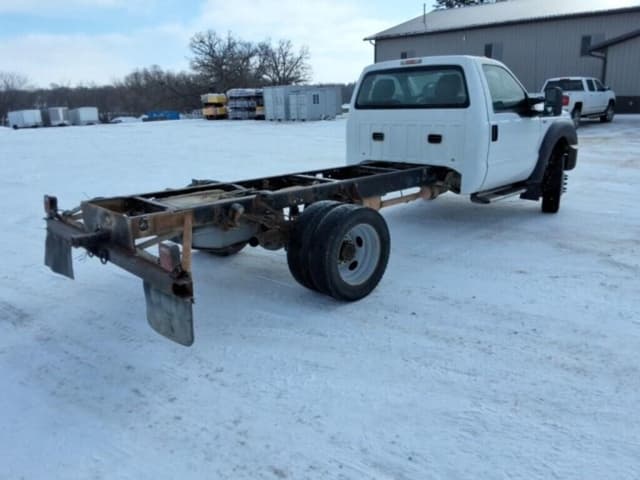 Image of Ford F-450 equipment image 4