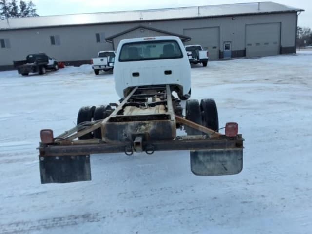 Image of Ford F-450 equipment image 3