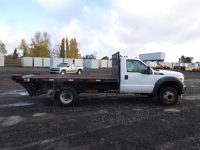 Image of Ford F-550 equipment image 2