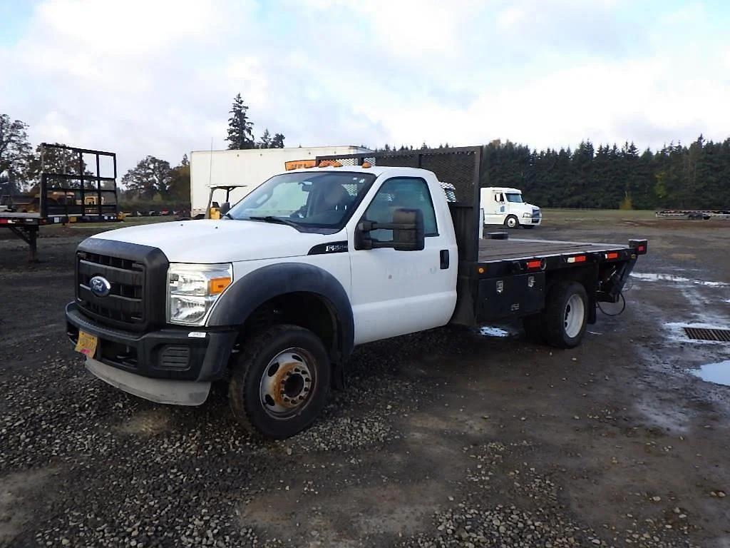 Image of Ford F-550 Primary image