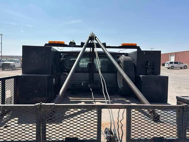 Image of Ford F-550 equipment image 4