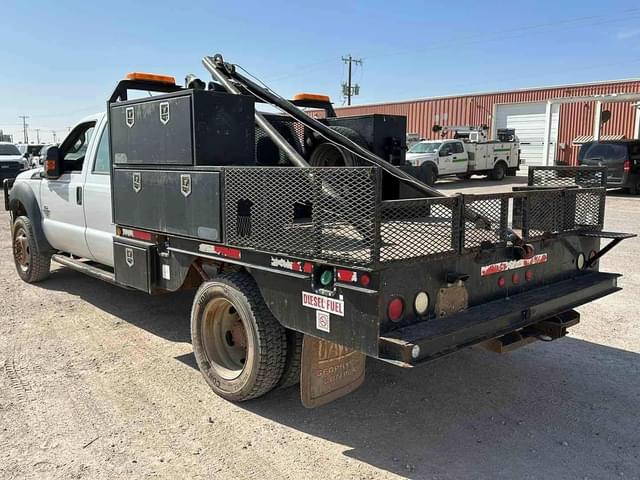 Image of Ford F-550 equipment image 3