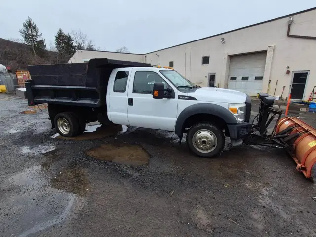 Image of Ford F-550 equipment image 1