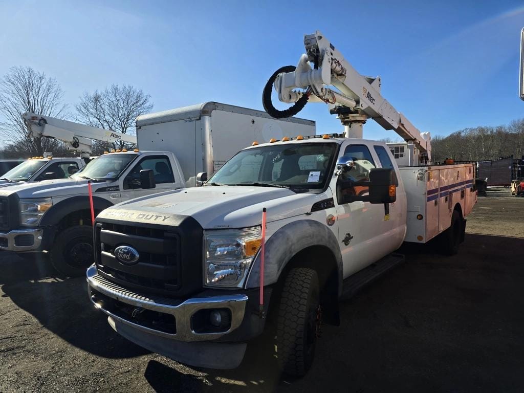 2011 Ford F-550 Equipment Image0