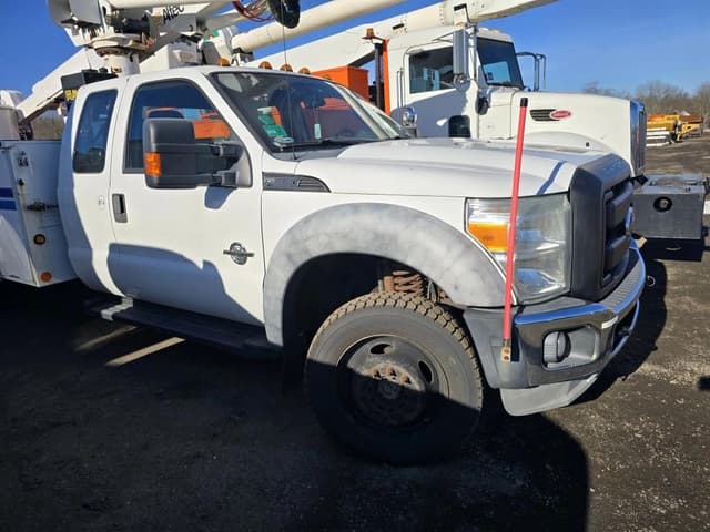 Image of Ford F-550 equipment image 3