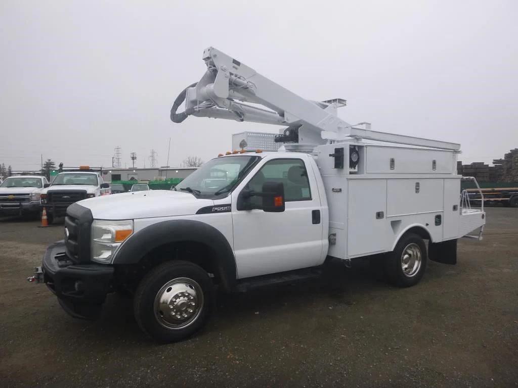 Image of Ford F-550 Primary image