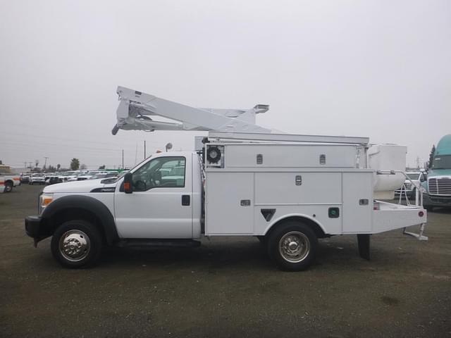 Image of Ford F-550 equipment image 4