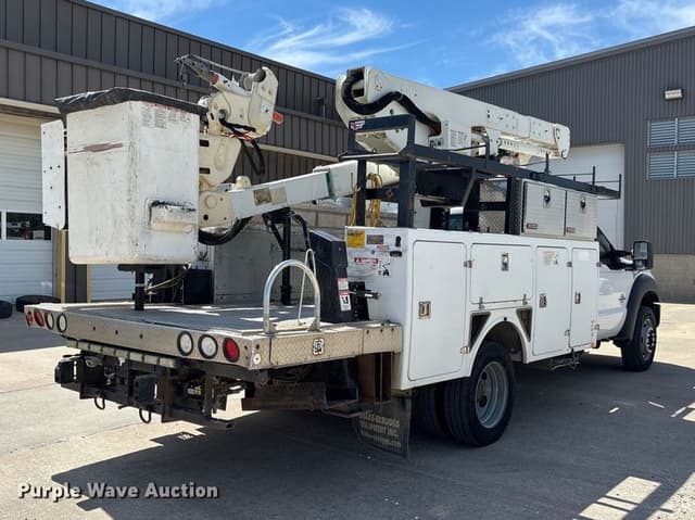 Image of Ford F-550 equipment image 4