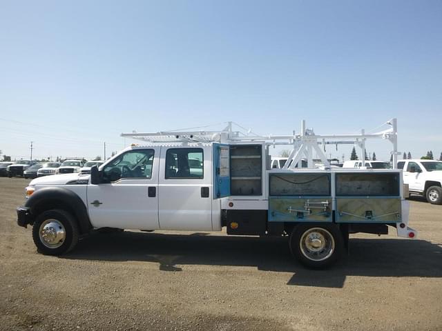 Image of Ford F-550 equipment image 4