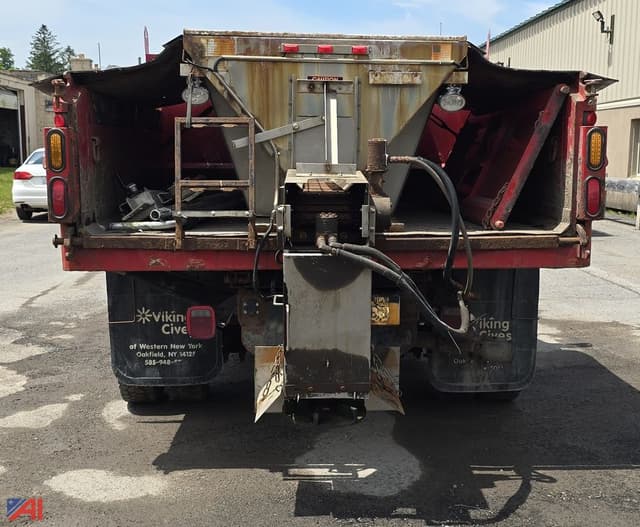Image of Ford F-550 equipment image 2