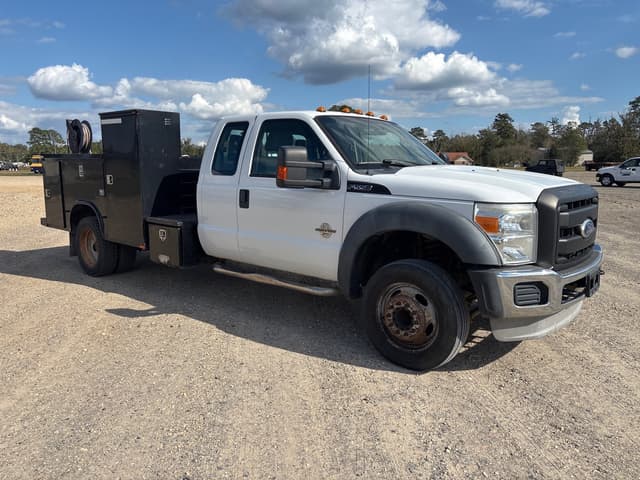 Image of Ford F-550 equipment image 1