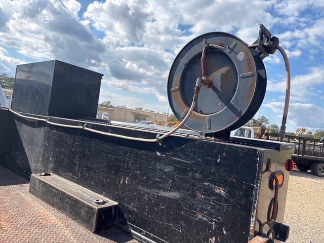 Image of Ford F-550 equipment image 4