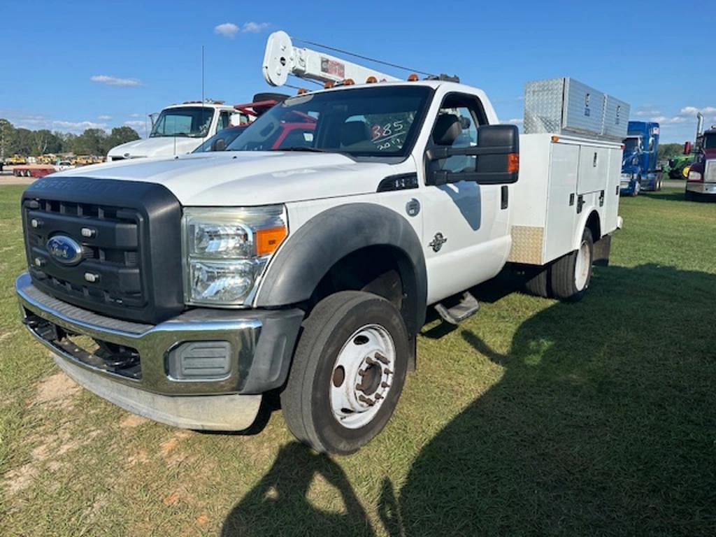 Image of Ford F-550 Primary image