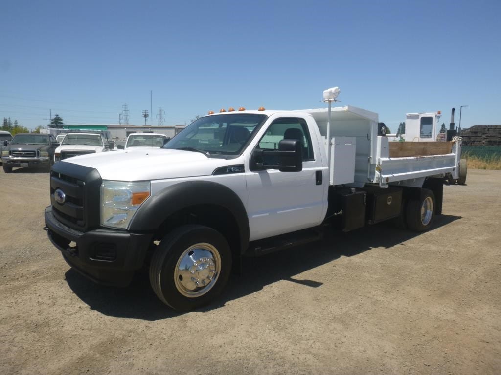2011 Ford F-850 Equipment Image0
