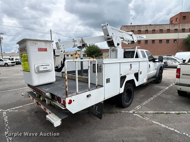Image of Ford F-550 equipment image 3