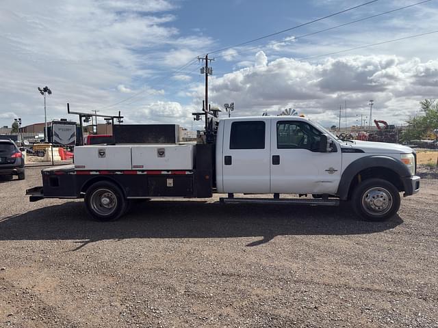 Image of Ford F-550 equipment image 3