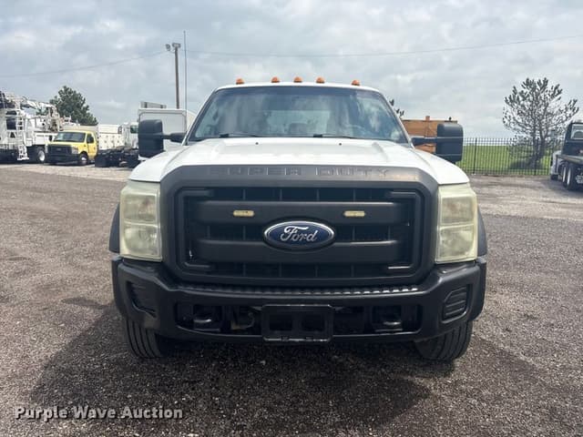 Image of Ford F-550 equipment image 1