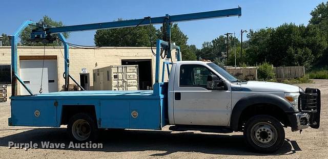 Image of Ford F-550 equipment image 3