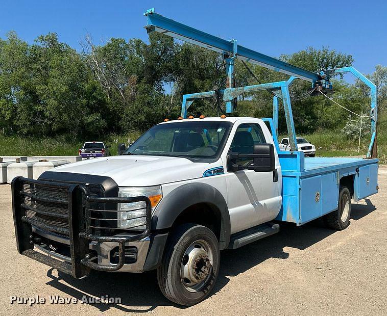 Image of Ford F-550 Primary image