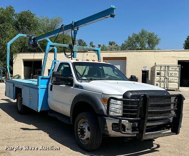 Image of Ford F-550 equipment image 2