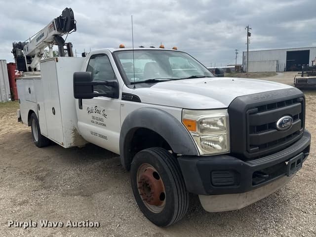Image of Ford F-550 equipment image 2